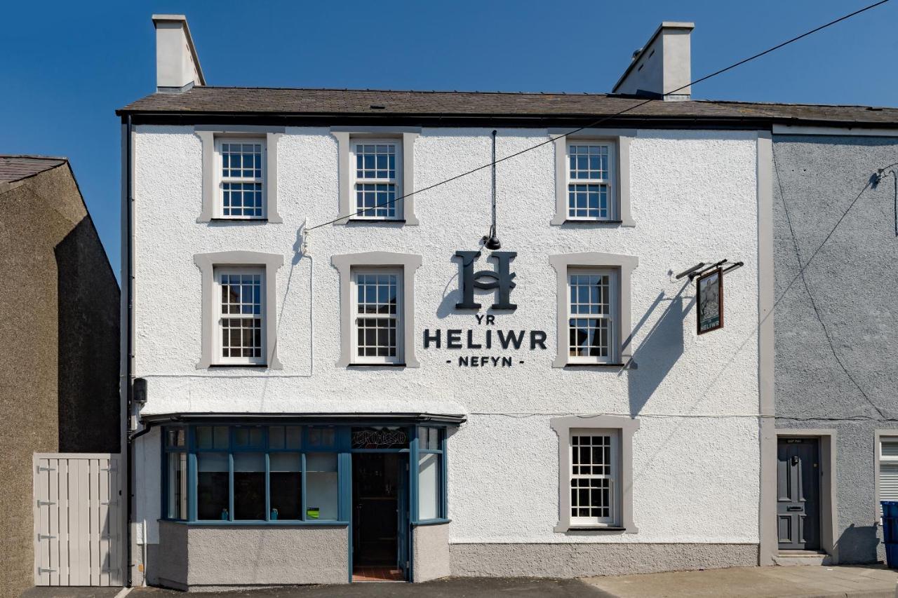 Tafarn Yr Heliwr Hostel Nefyn Kültér fotó