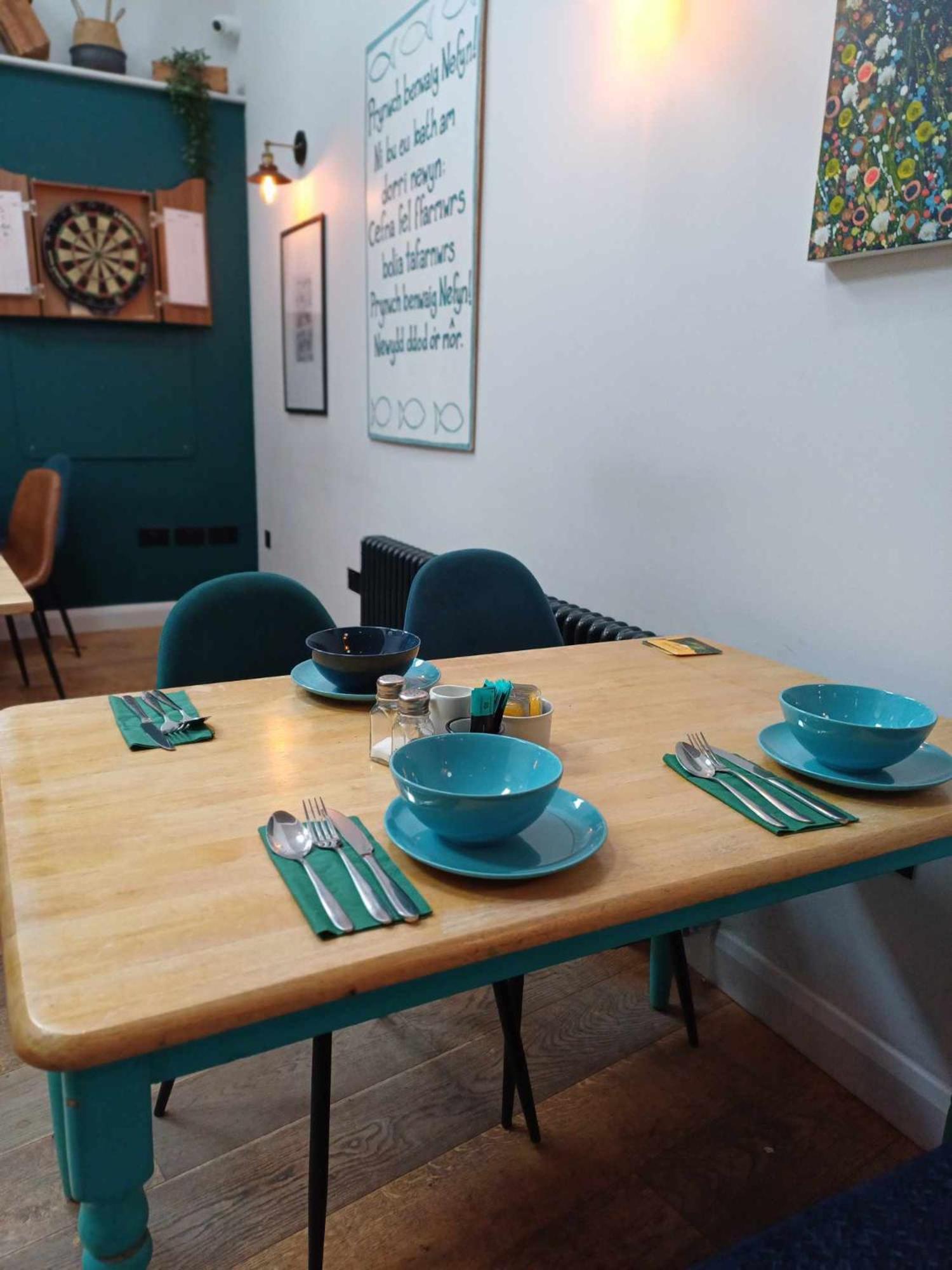 Tafarn Yr Heliwr Hostel Nefyn Kültér fotó