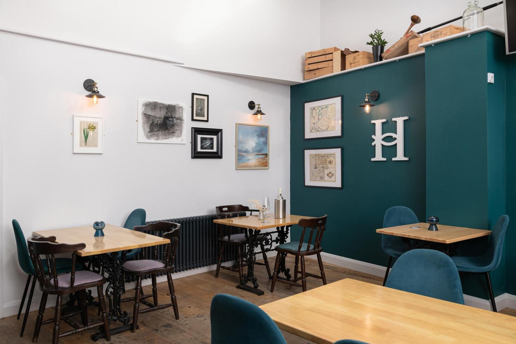Tafarn Yr Heliwr Hostel Nefyn Kültér fotó