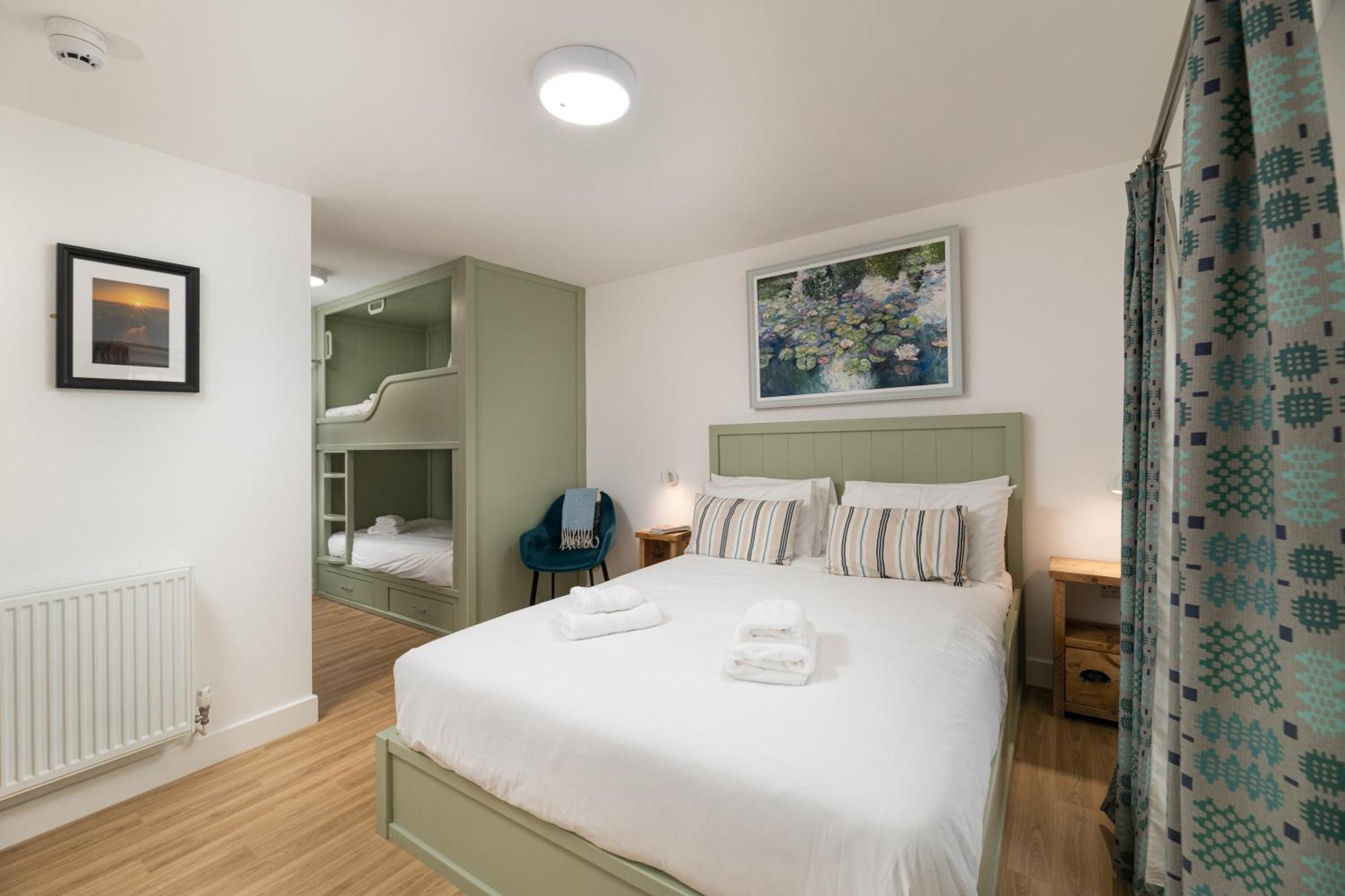 Tafarn Yr Heliwr Hostel Nefyn Kültér fotó